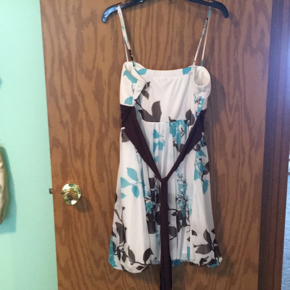 Dress - Picture 2 of 2